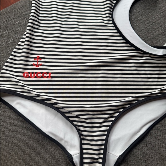 Striped silver shimmer and white Gucci Swimsuit one piece bikini - Picture 3 of 15